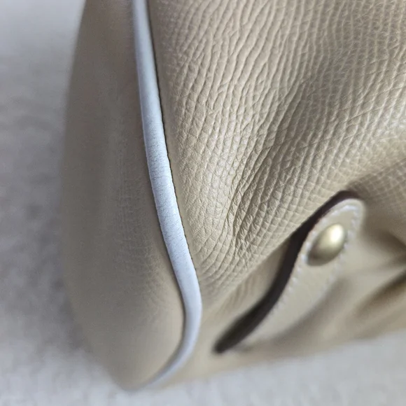 Salvatore Ferragamo Leather Shoulder Bag – Neutral | COA | Very Good Condition - Picture 8 of 16